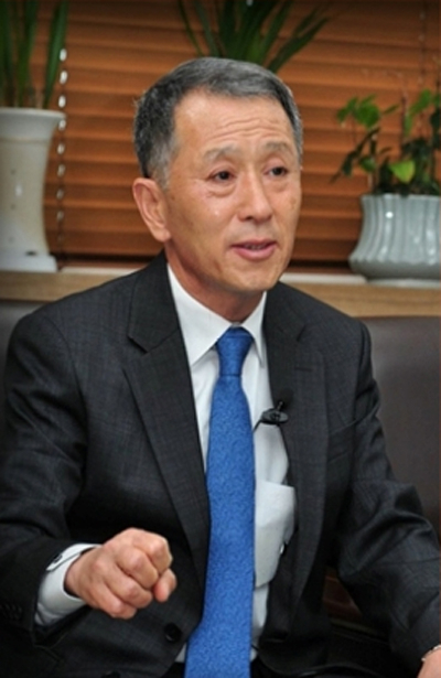 [책] “홍천 내촌 살던 시골 소년이 화장품 산업 신화가 되기까지…”