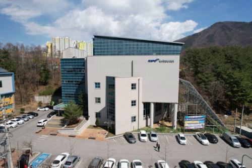 노후된 태백국민체육센터 새단장 시작