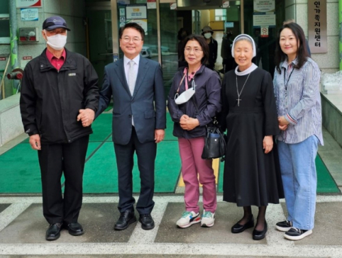 [포토뉴스]육동한 춘천시장, 장애인의 날 맞아 장애인복지 현장 방문