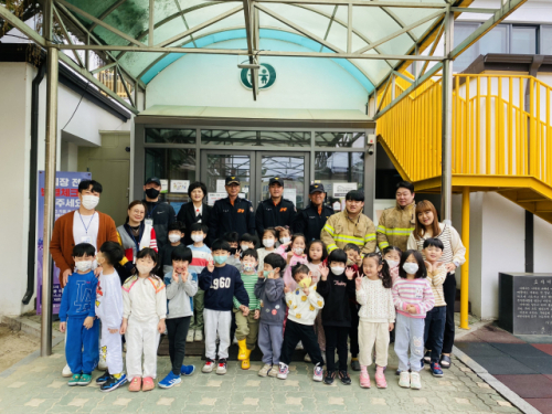 [포토뉴스]춘천 효자어린이집 소방합동훈련