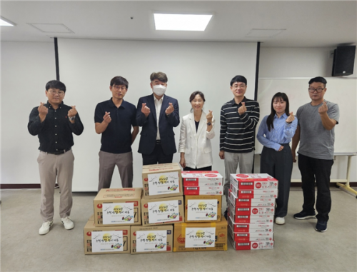 [포토뉴스]산업인력공단 강원지사, 춘천지역자활센터에 물품 기부