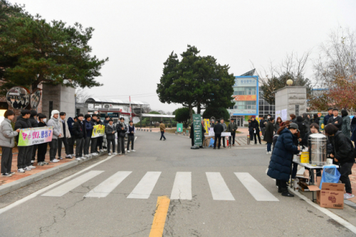 “수능 대박나세요”…횡성서 수험생위한 열띤 응원·지원
