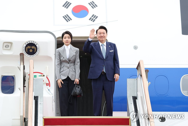 尹, 체코 원전 성공적으로 완수될 것 확신…한미, 웨스팅하우스 이의 제기 해결 모색