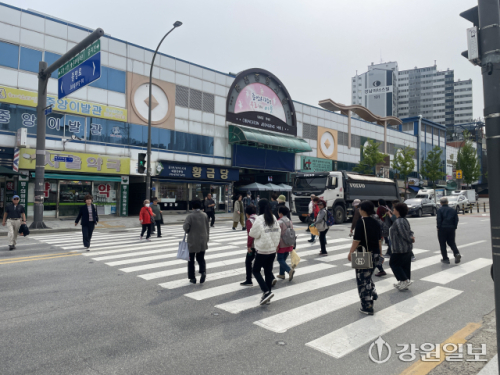 횡단보도 보행자 보호 의무 어디갔나…도내 차량 아찔한 질주 여전