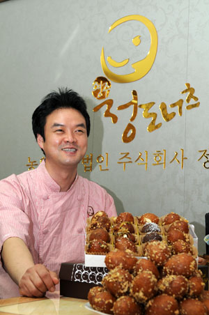 [맛 향토음식의 산업화] 맛 소문 나는 것은 신뢰 덕분 황보준 ㈜정도너츠 대표