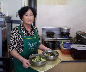 [시민기자] 2500원짜리 국수 비산식당 정월연 할머니 인심 듬뿍