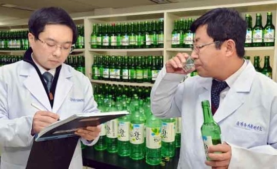 하루 100잔씩 술∼술∼  전문 주당?…금복주 주류연구원들