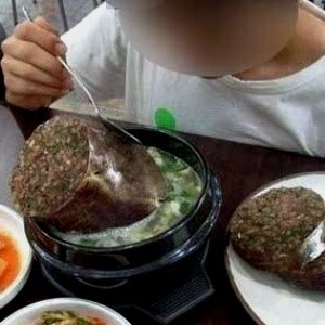 초대형 순대국밥 ‘사람 얼굴’ 보다 큰 순대? ‘헉’