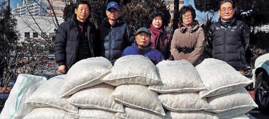 [이런일] 성심회, 복지시설에 떡국떡 선물