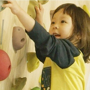 슈퍼맨이 돌아왔다 추사랑, 암벽등반하며 드러난 승부욕 혼자서도 잘해요