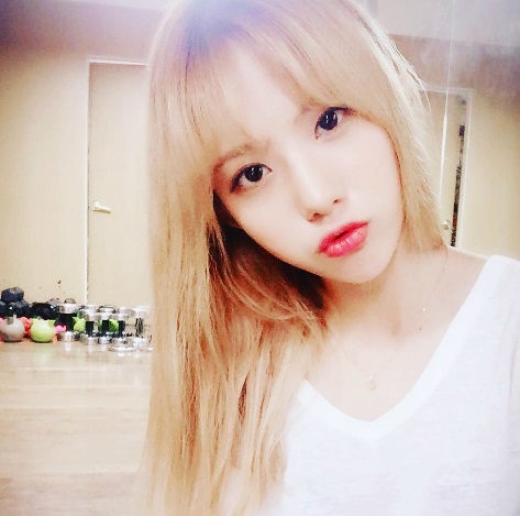 우주소녀 루다, 금발헤어에 앵두입술 심쿵…인형 미모 눈길