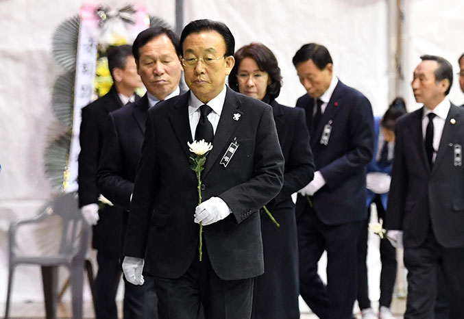 “소중한 가족 잃은 밀양 유가족에 깊은 위로”