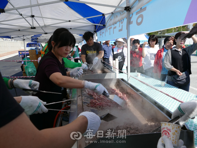 [제7회 봉화송이전국마라톤대회]풍성한 먹을거리로 참가자 인기몰이