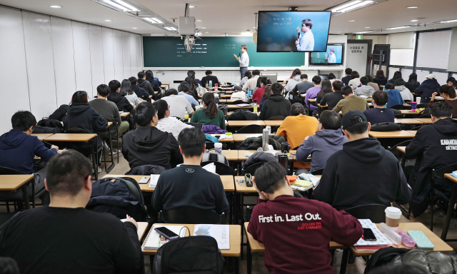 [포토뉴스] 청운의 꿈을 향해...대구 한국공무원고시학원