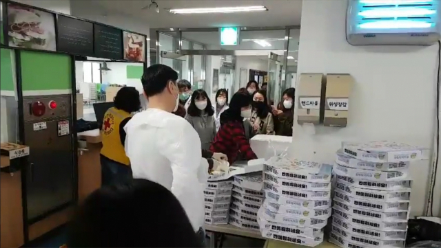 대구 착한 건물주 윤성원 대표 반올림피자샵 지역 의료진에 피자 쏴