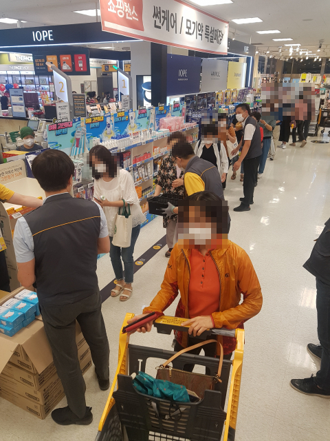 대구 이마트 판매 비말 차단용 마스크 10여분만에 동나