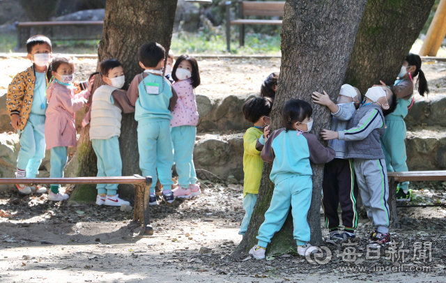 마스크 덕분에… 확진자 접촉 구미 어린이집 전원 음성