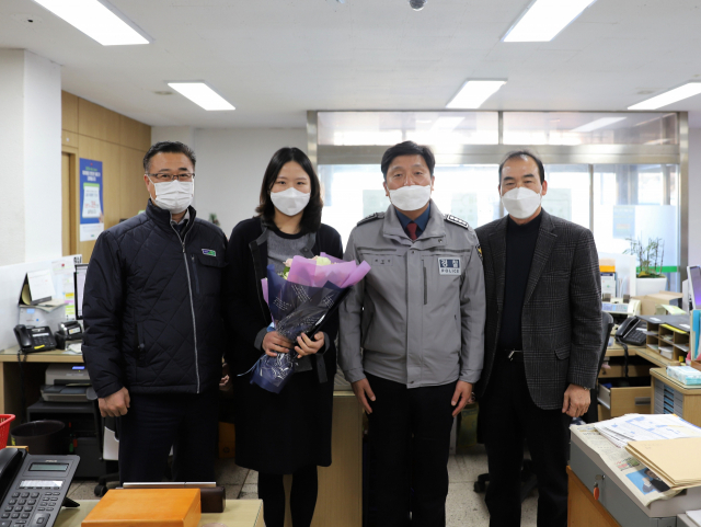 의성경찰서, 전화금융사기 예방한 금성농협 직원에게 감사장 전달