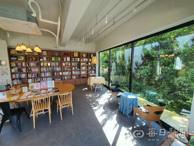 [문득 동네책방] <36> 경주 기찻길옆 동네책방, ‘오늘은 책방’