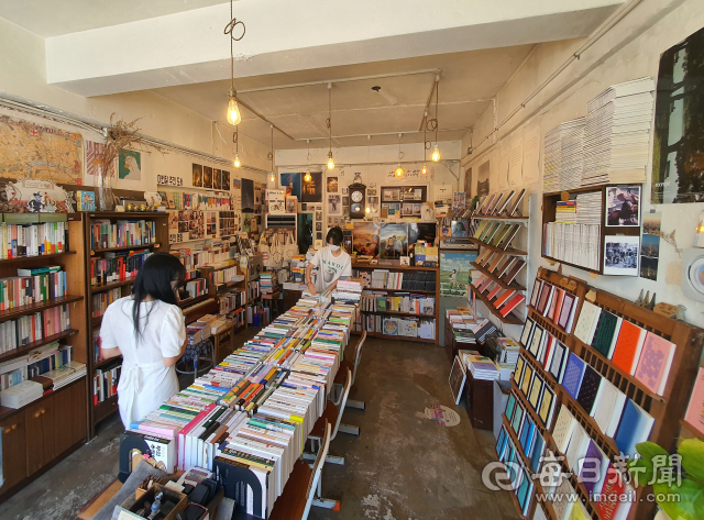 [문득 동네책방] <37> 경주 황리단길 어서어서