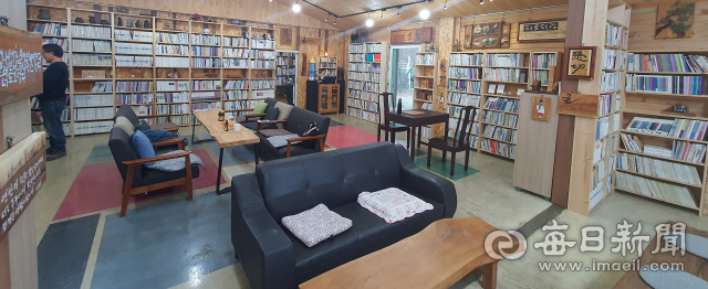 [문득 동네책방] <47>안동 시집작은도서관 ‘포엠’
