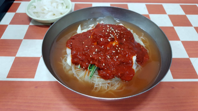 [문화식객 이춘호의 미각기행] 냉면인문학
