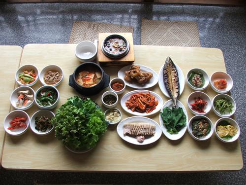 ‘궁남지도 식후경’  ■ 돌쌈밥