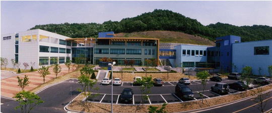 충남디스플레이센터, 세계적 크리스탈밸리 조성 탄력