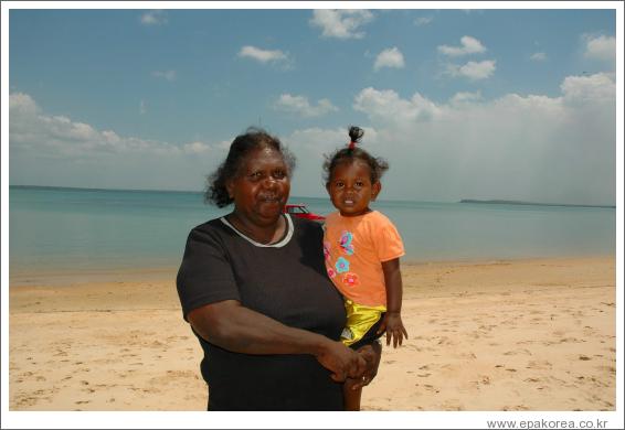 AUSTRALIA TIWI EDUCATION