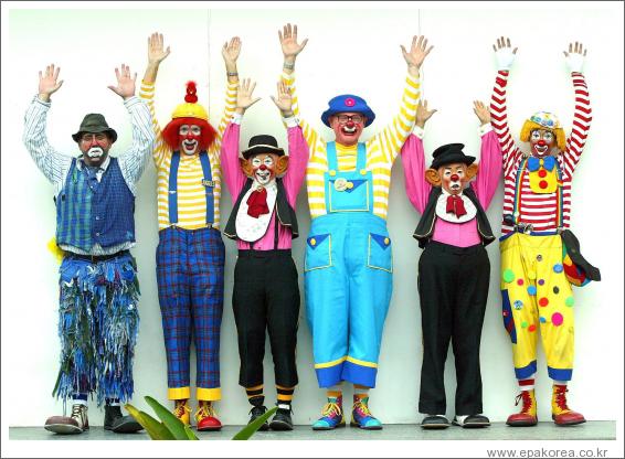 MALAYSIA CLOWNS