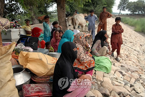 PAKISTAN FLOODS