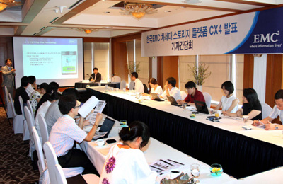 “중형 스토리지, 엔터프라이즈급 성능 중무장”