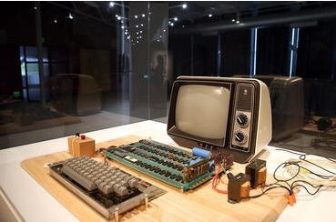 2억원짜리 애플1 컴퓨터 내다버린 미국 여성