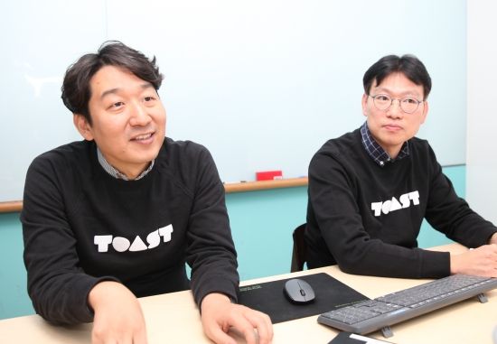게임회사의, 게임을 위한 클라우드