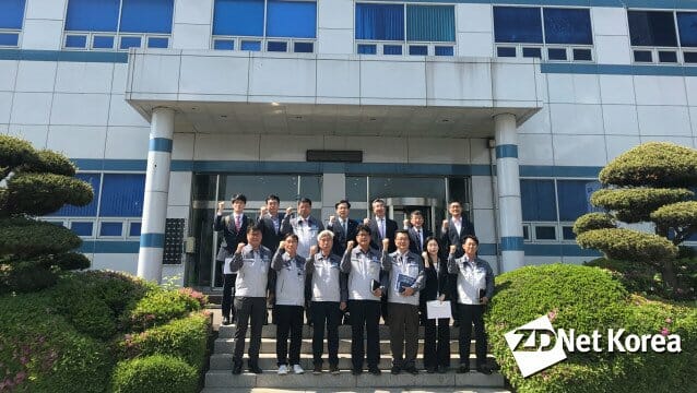 반도체 PR 세계 1위 동진쎄미켐, 1127억 투자한다