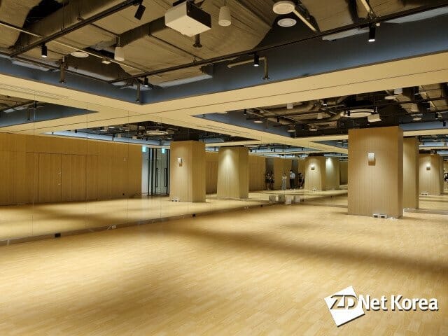 [르포] 직원 운동·수면까지 챙기는 ‘카카오판교아지트’ 가보니