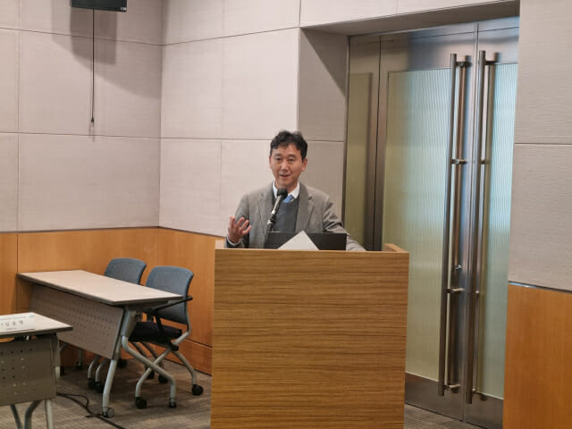 2025년, AI 저작권의 미래를 흔드는 윤리적 도전 이미지 2