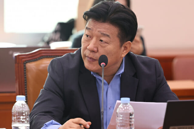 최휘영 문체부 장관, 미등록 기획사 난립 지적에 "관리 강화하겠다"