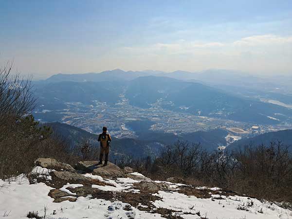 [전라도의 숨은 명산 방장산] 장쾌하고 다부진 산줄기, 눈꽃 산행지로 인기