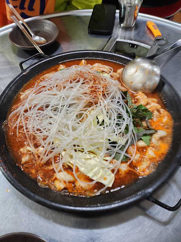 장암역에서 가깝지만 길 험해…벽운동 계곡으로 오르는 게 낫다 [서울 4대 스릴 만점 코스]