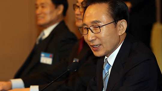 이 대통령 "정부, 탈북가족 교육ㆍ구직 지원"