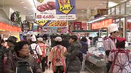 재고 옷 570만 점 풀었지만…지갑은 꽁꽁