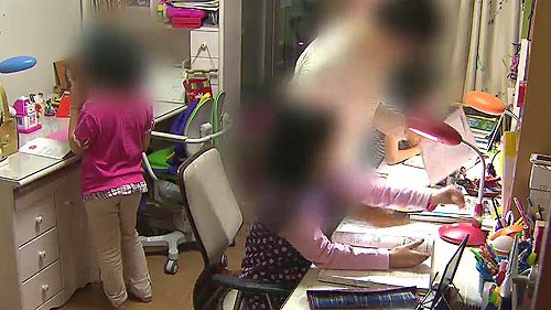 육아와 가사에만 전념…전업주부 사상 최대