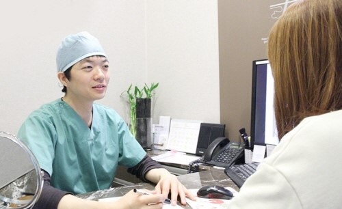 연예인 헤어라인 같은 자연스러운 이마라인, 잔머리 효과 필수?