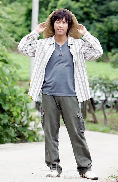 [포토]오만석 진짜 농촌총각 같죠?