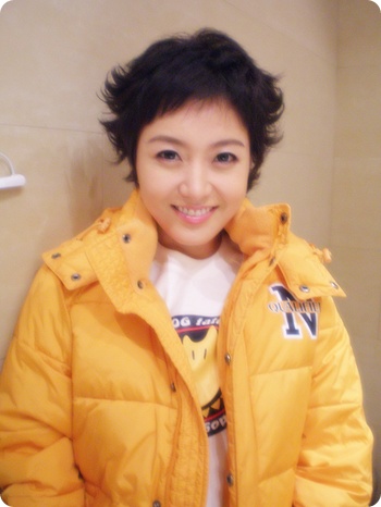 이의정, 10년만에 폭탄머리 재연