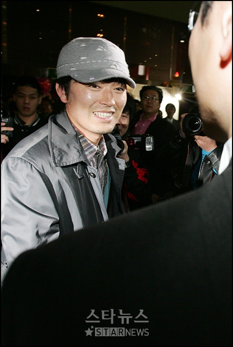 정재영, (권)영찬 형은 고교 선배