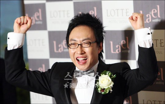하찮은 형 박명수, 1500여 하객 축하속 유부남 되다(종합)