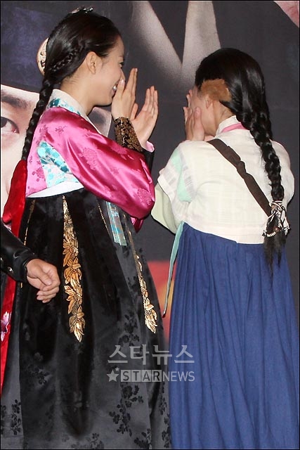 [★포토]한효주-이영아 댕기머리 예쁘죠?