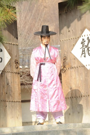 명가 차인표, 양반옷 입었네